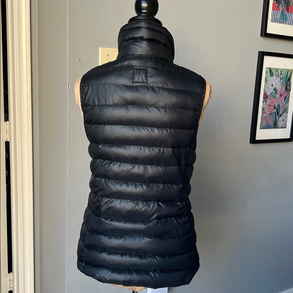 GAP Puffer Vest - Picture 5 of 8